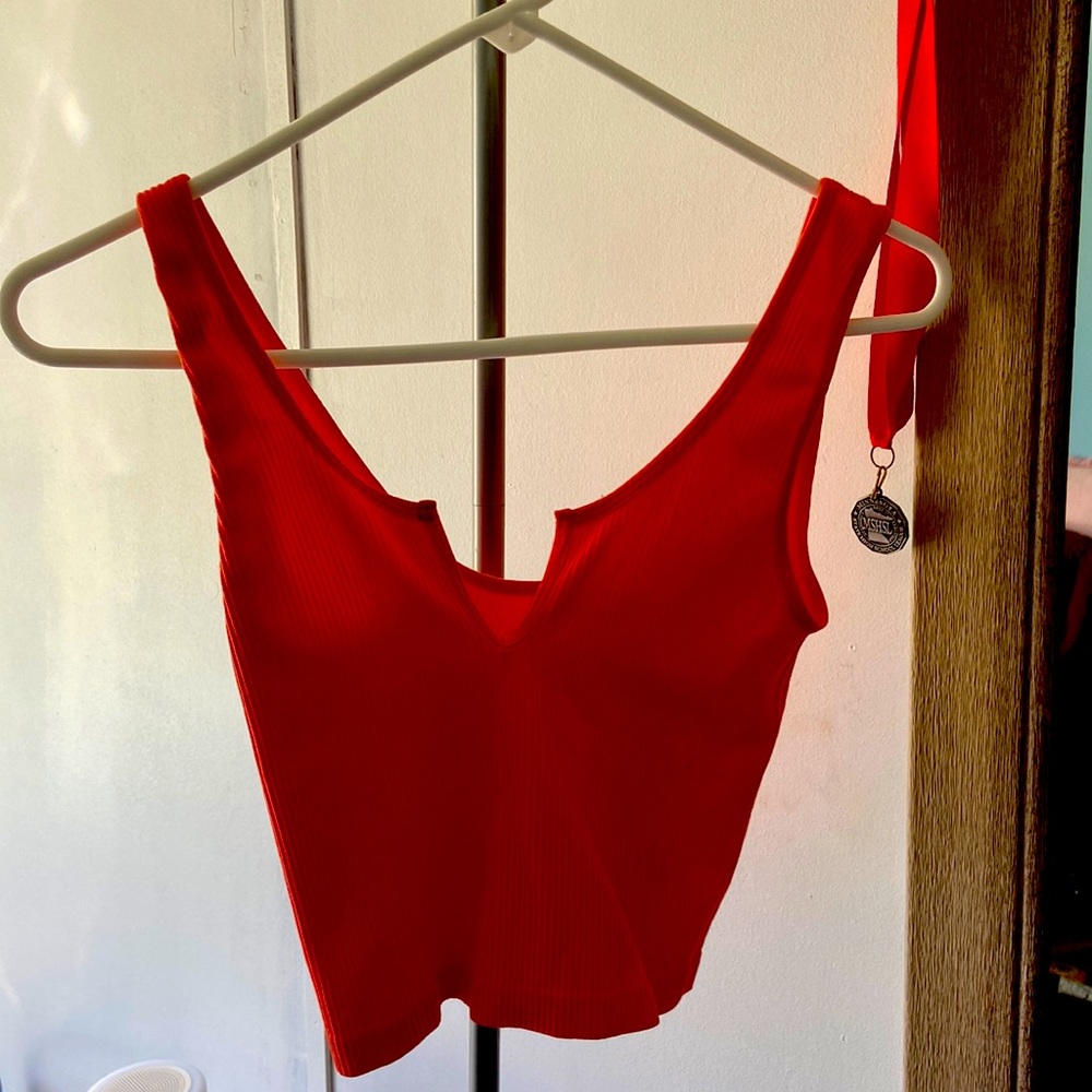 This is a nice cropped tank